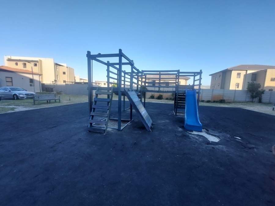 2 Bedroom Property for Sale in Parklands East Western Cape